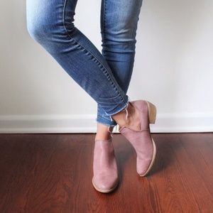 Slip-On Cutout Ankle Bootie in Mauve